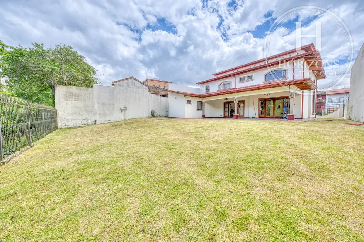 Casa en Venta en Residencial Altamonte Granadilla Curridabat Amplia NJA1406SB