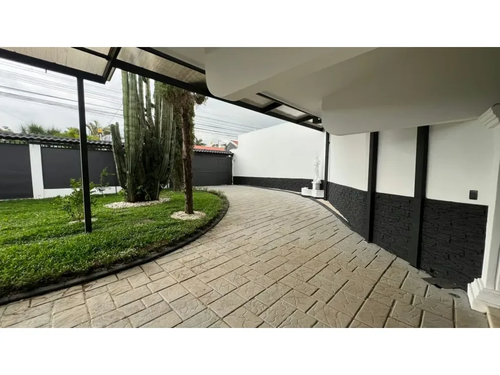 ALQUILER HERMOSA CASA EN TRES RIOS DE 1 PLANTA RECIEN REMODELADA