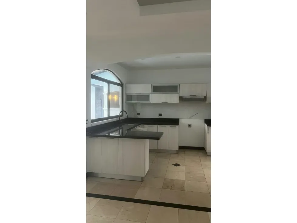 ALQUILER HERMOSA CASA EN TRES RIOS DE 1 PLANTA RECIEN REMODELADA — photo 2