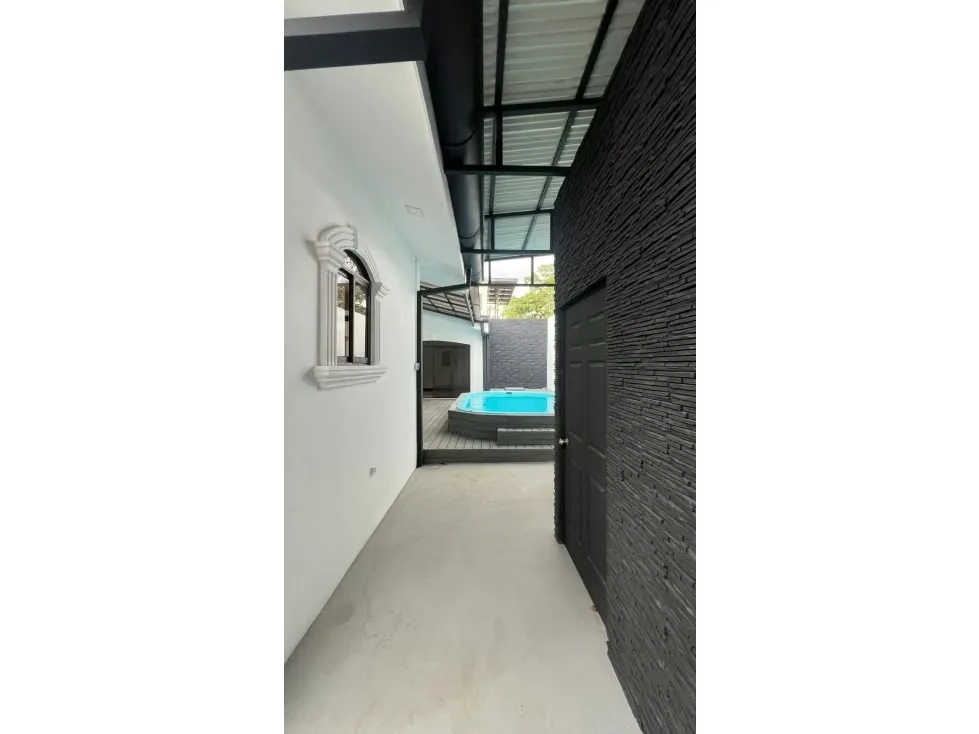 ALQUILER HERMOSA CASA EN TRES RIOS DE 1 PLANTA RECIEN REMODELADA — photo 5