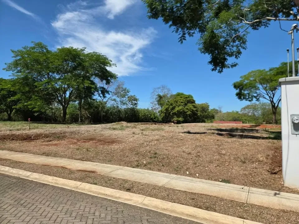 ¡Lote en Venta en Exclusivo Condominio en San Rafael de Esparza!