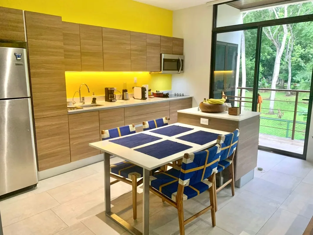Despierta rodeado de naturaleza y disfruta la tranquilidad de Residencias Foresta , uno de los condominios más buscados de Jacó. Este apartamento completamente amueblado está listo ...