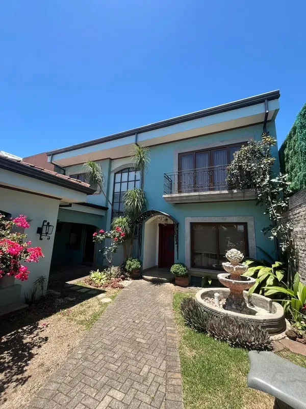 Hermosa casa en venta en Santo Domingo de Heredia, ubicada en el exclusivo Residencial Calle del Rey, una zona tranquila, segura y de alta plusvalía, ideal para familias que buscan ... — photo 5