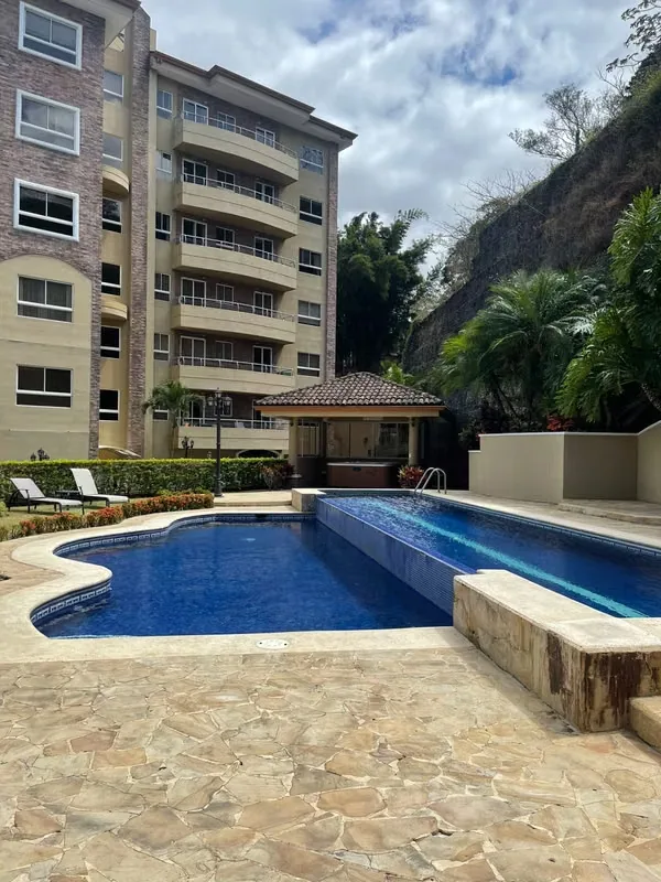 Exclusive penthouse for rent in Bello Horizonte, Escazú, with panoramic views