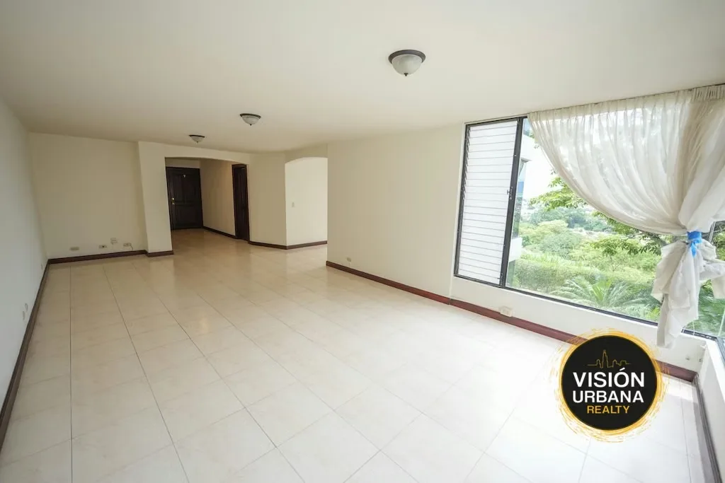 Apartment in the Torre Altos Condominium, a boutique 7-story tower with only 14 units. This apartment offers 192 square meters of living space distributed as follows: — photo 4