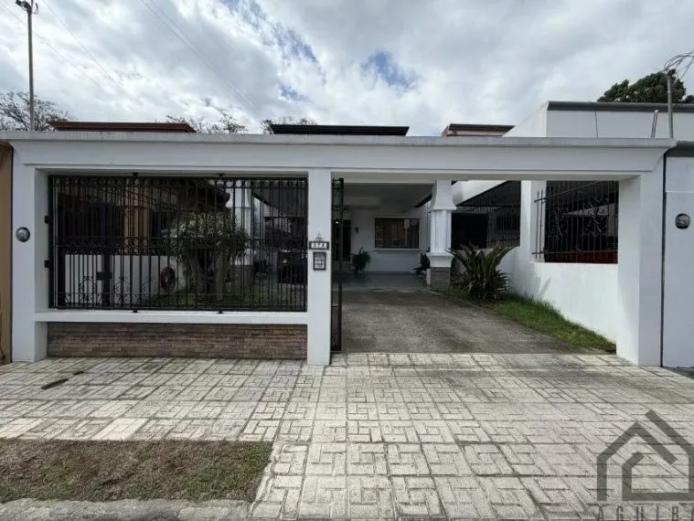 Two-Story House in Villa Adobe Residential Area, Santo Domingo de Heredia