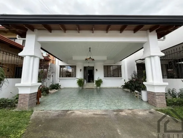 Two-Story House in Villa Adobe Residential Area, Santo Domingo de Heredia — photo 2