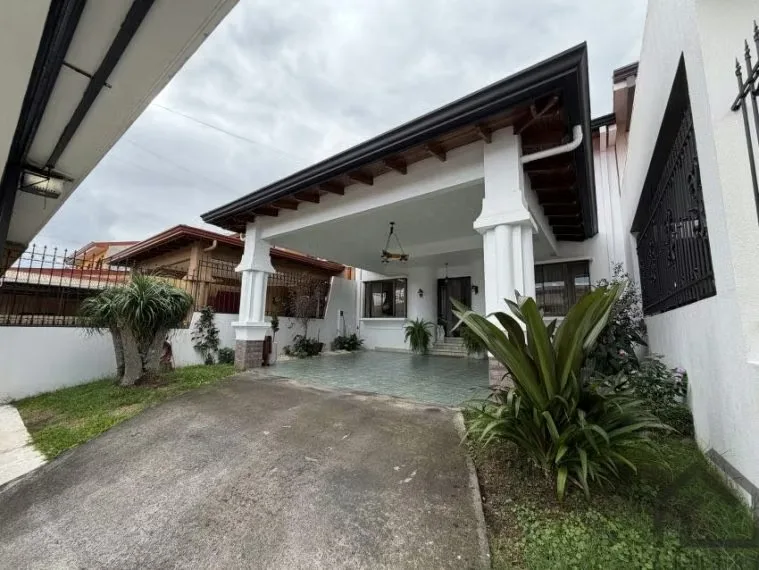 Two-Story House in Villa Adobe Residential Area, Santo Domingo de Heredia — photo 3