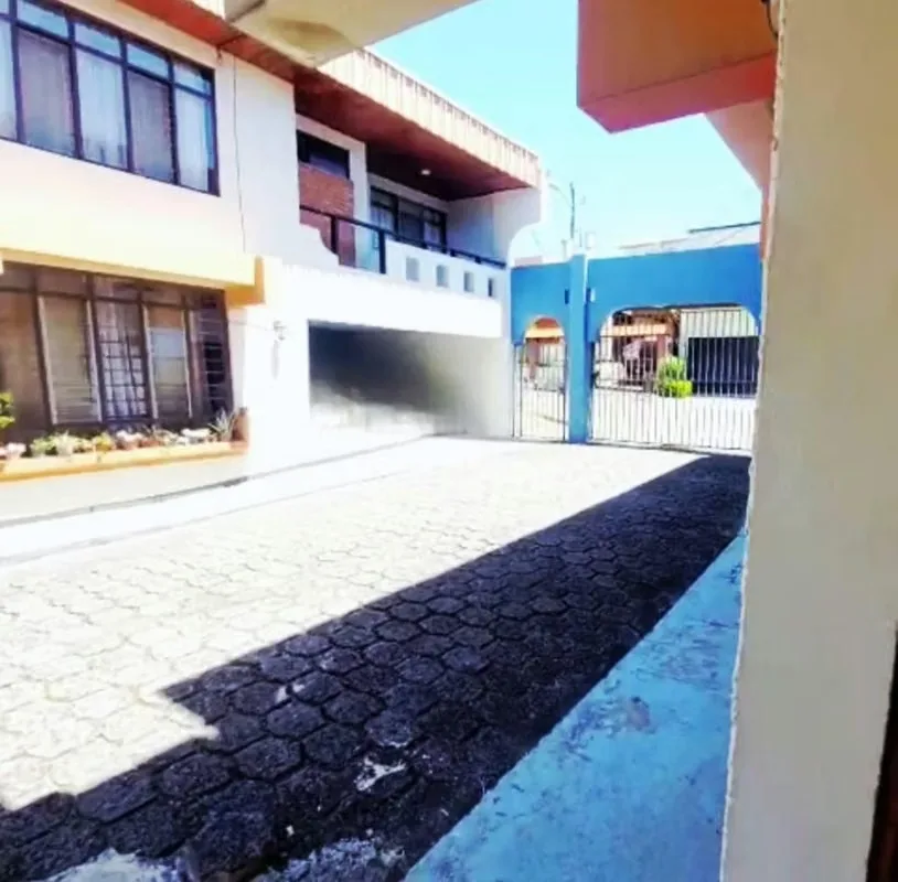 Encontrar un apartamento que combine espacio, ubicación y comodidad no siempre es fácil. Esta propiedad reúne todo lo que necesita para vivir con tranquilidad en una de las mejores ...