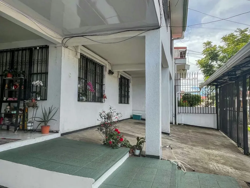 This is a rare income-producing investment opportunity: a two-story apartment complex located in San Francisco de Dos Ríos, one of the most central, well-connected, ...