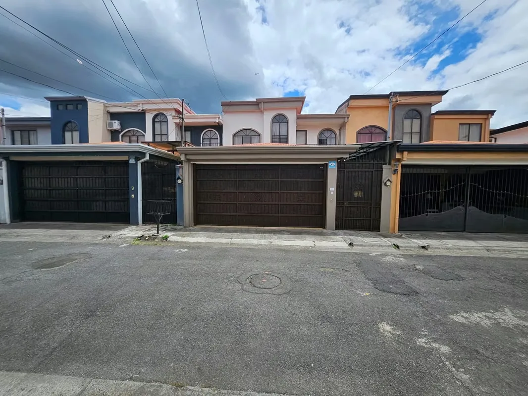 House for Sale in Residencial Cataluña