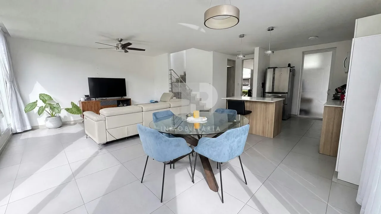 Disfrute de la comodidad, seguridad y exclusividad que ofrece esta hermosa casa ubicada en Condominio La Arboleda una de las mejores zonas de Belén, a pocos metros del Centro ...