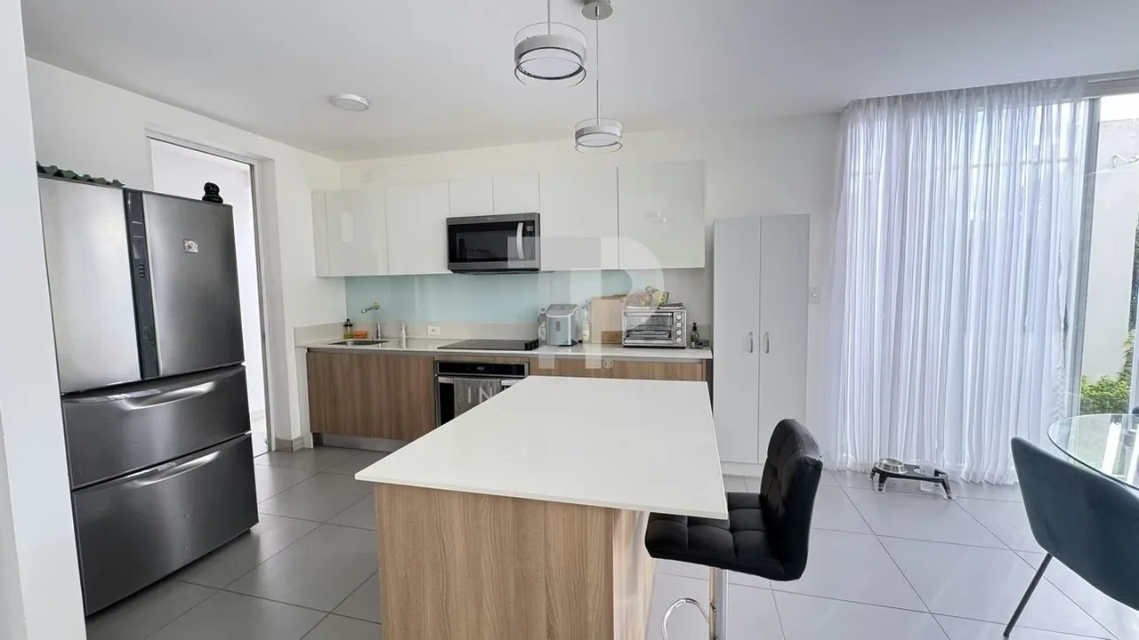 Disfrute de la comodidad, seguridad y exclusividad que ofrece esta hermosa casa ubicada en Condominio La Arboleda una de las mejores zonas de Belén, a pocos metros del Centro ... — photo 4
