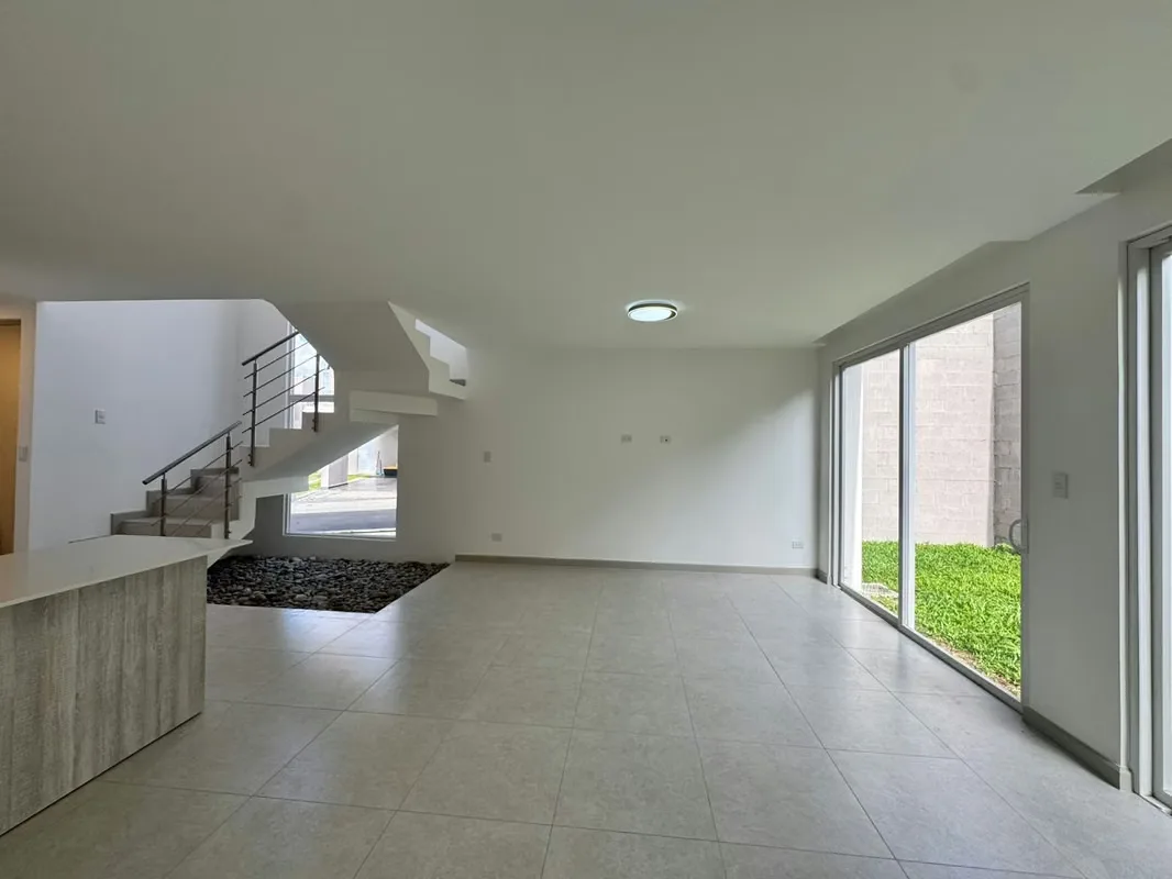 Moderna, elegante y con amenidades de primer nivel. ¡La casa ideal para disfrutar en familia!
