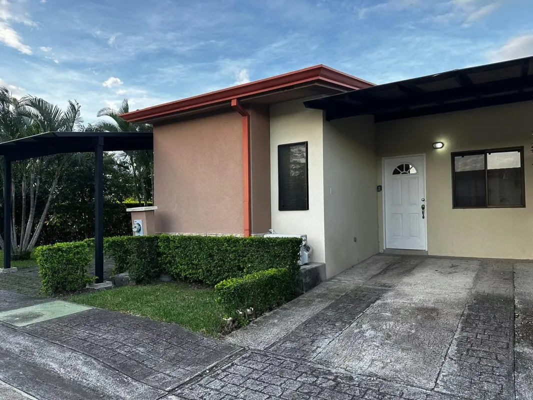 In San Rafael de Alajuela, this lovely furnished house is available for rent in a gated community with full amenities. Strategically located in a quiet and pleasant place to live, it ...