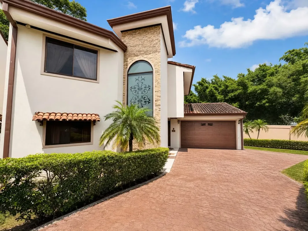 Casa en Venta en Condominio Cariari