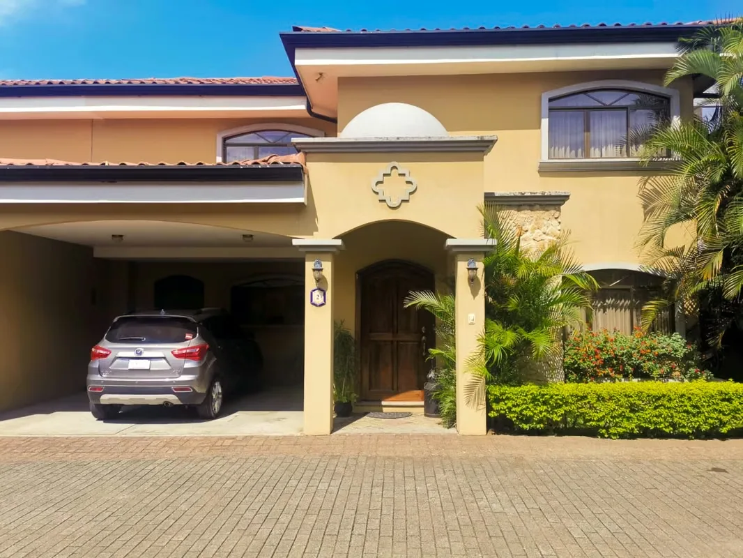 For Sale – Home in Villas de Robledal Condo, San Antonio de Belén (MB)