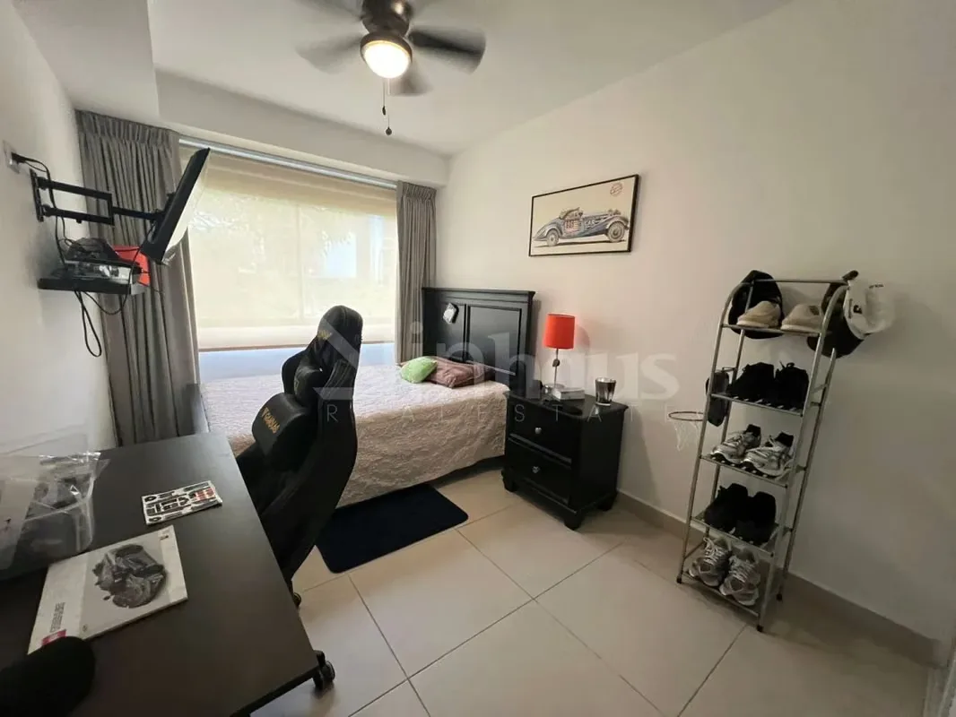 3-bedroom apartment, located on the 2nd floor with 94 m2, when entering we have living room, dining room and kitchen, a small balcony, 2 rooms sharing a full bathroom and the master ..., photo 2