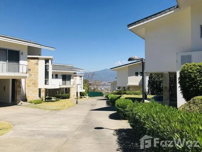 4 Bedroom House for Sale in Escazu, San Jose for $1,050,000