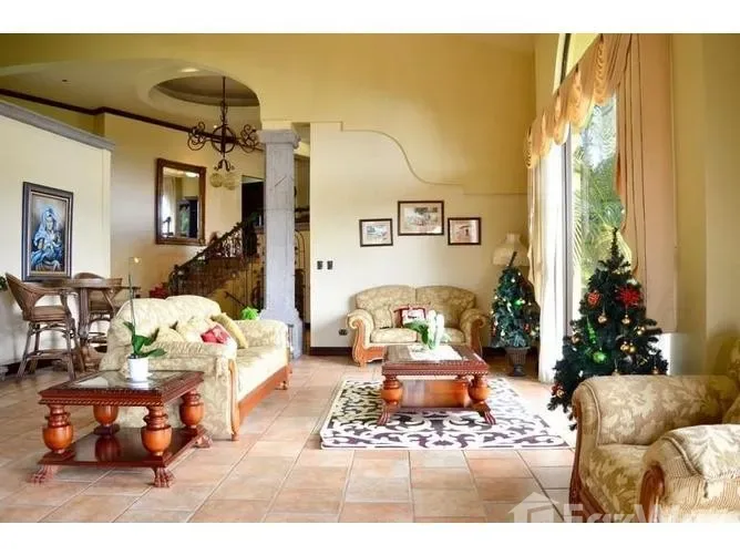 4 Bedroom House for Sale in San Rafael, Heredia for $545,000