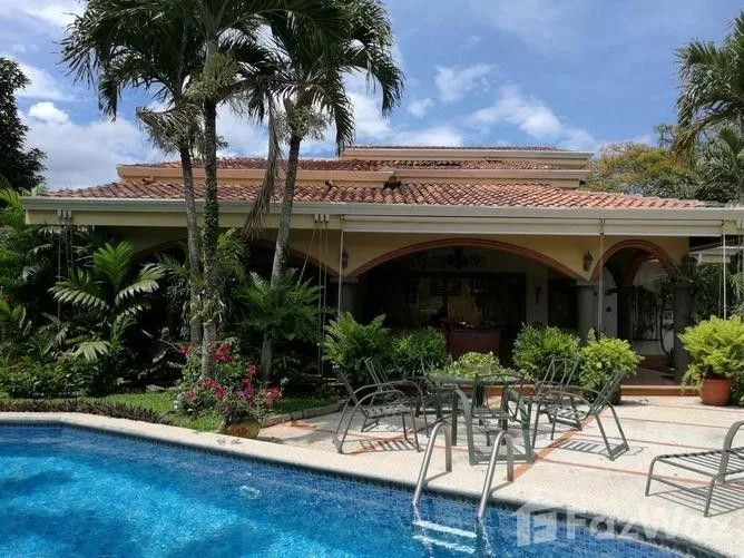 5 Bedroom House for Sale at Ciudad Colón for $600,000