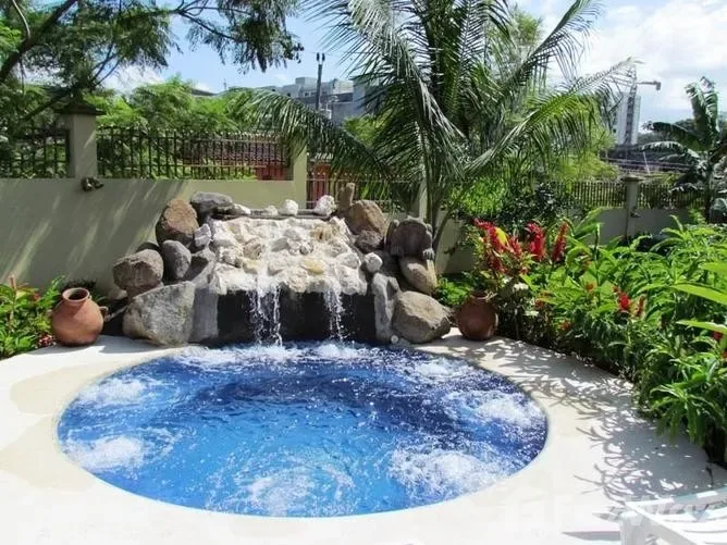 5 Bedroom House for Sale at Escazú for $950,000