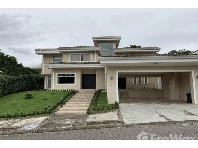 3 Bedroom House for Sale in Mora, San Jose for $370,000