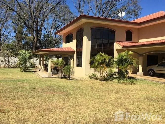 4 Bedroom House for Sale in Santa Barbara, Heredia for $450,000