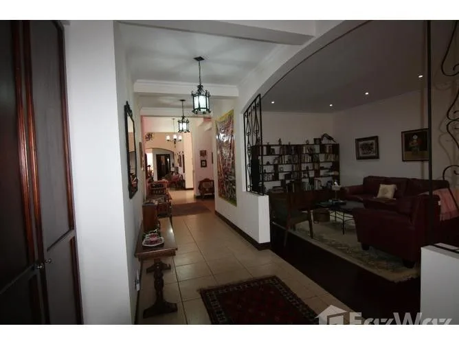 5 Bedroom House for Sale in Goicoechea, San Jose for $750,000