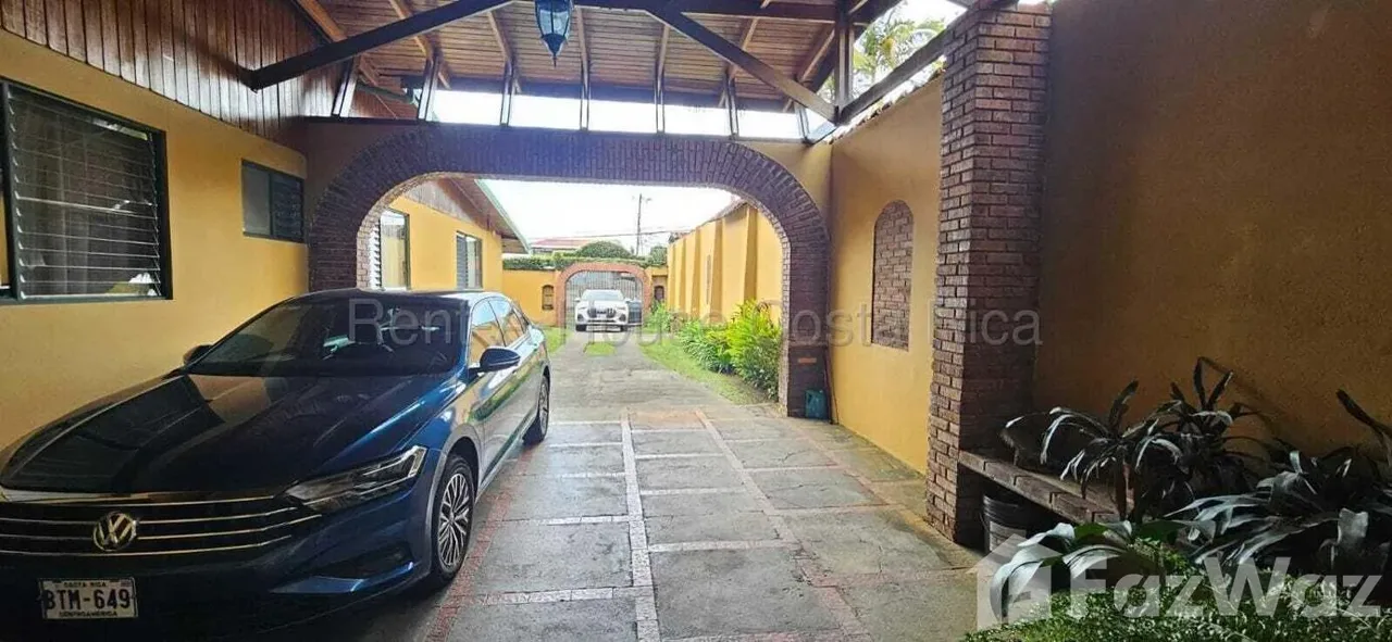 4 Bedroom House for Sale at Lomas de Ayarco for $670,000