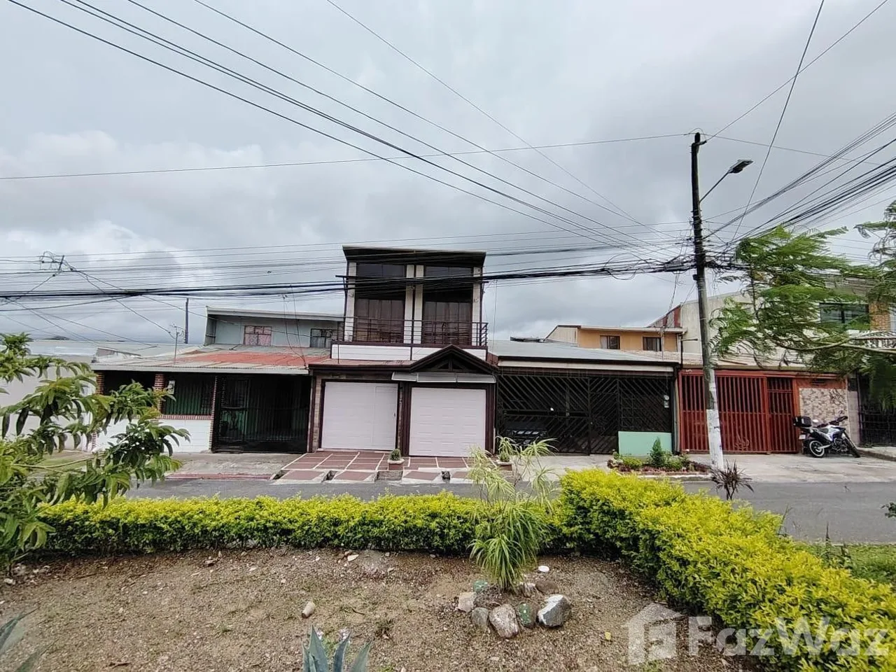 4 Bedroom House for Sale at Condominium For Sale in Cartago for $142,000