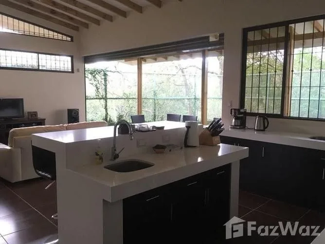 3 Bedroom House for Sale in Mora, San Jose for $204,000