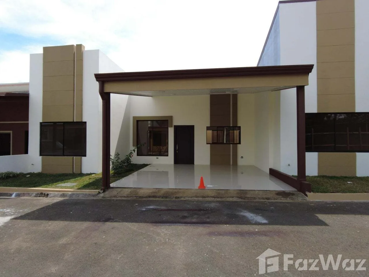 2 Bedroom House for Sale at Los Angeles San Rafael for $179,000