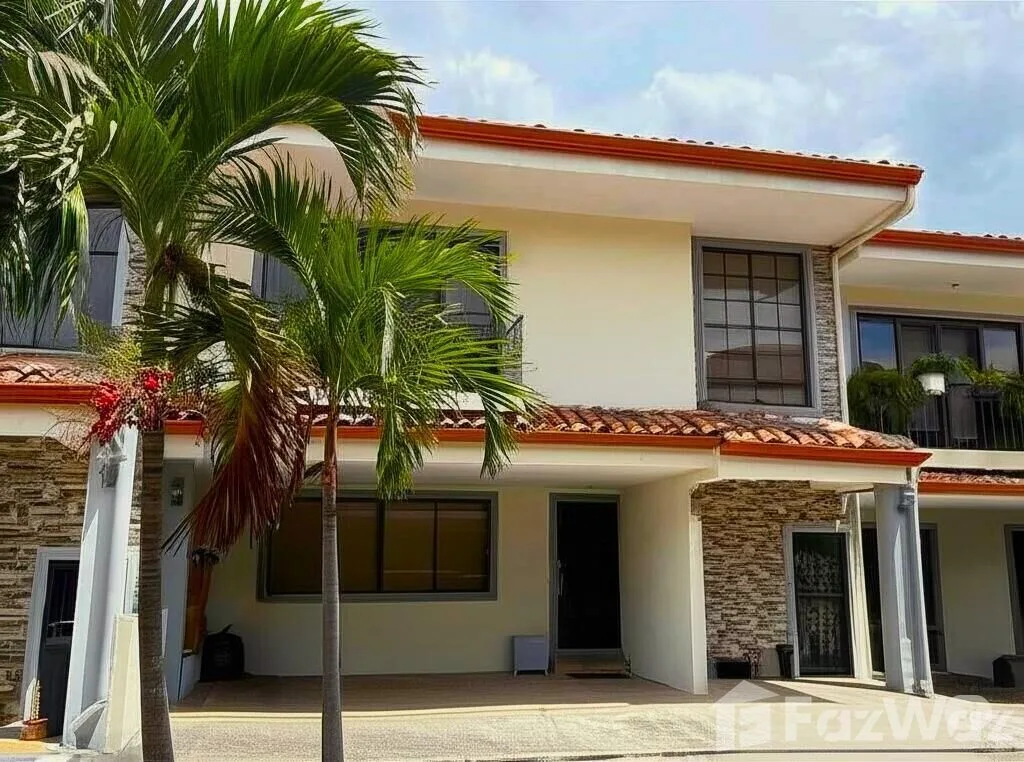 4 Bedroom House for Sale in Santa Ana, San Jose for $275,000