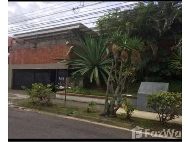 5 Bedroom House for Sale in Goicoechea, San Jose for $399,000