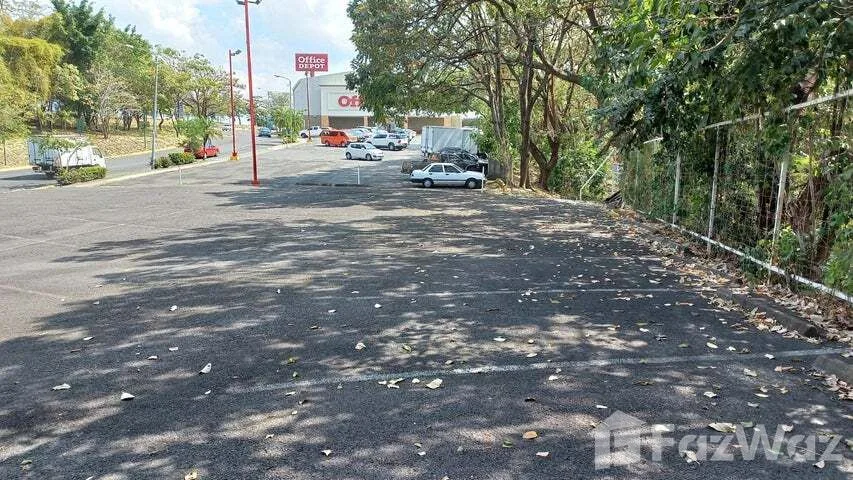 Retail space for Rent at Escazú for $4,850/mo