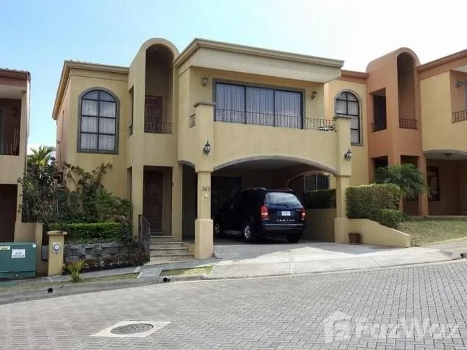 3 Bedroom Townhouse for Sale in Heredia, Heredia for $255,000