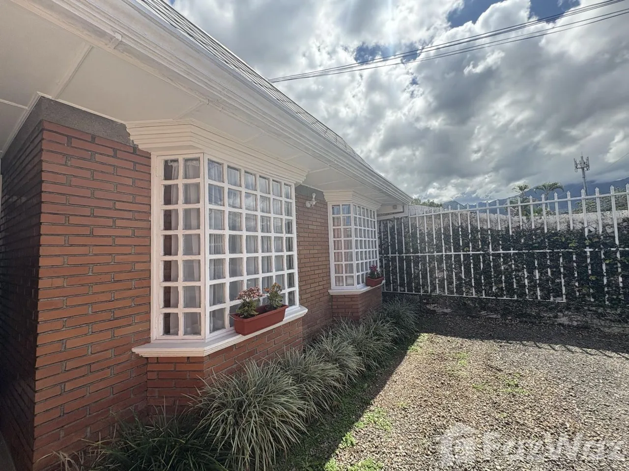 5 Bedroom House for Sale in Escazu, San Jose for $924