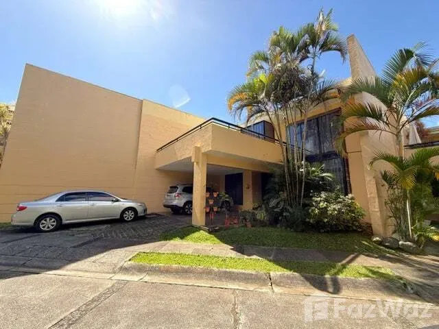 5 Bedroom House for Sale in Curridabat, San Jose for $389,000