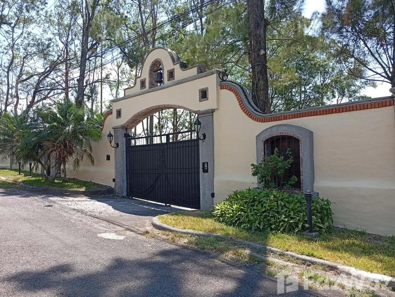 4 Bedroom House for Sale in Santa Ana, San Jose for $5,500