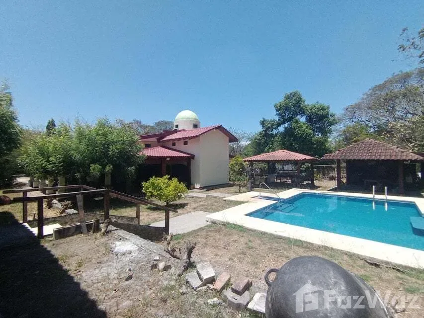 4 Bedroom House for Sale in Santa Cruz, Guanacaste for $900,000