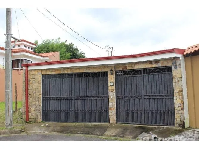3 Bedroom House for Sale in Goicoechea, San Jose for $152,000