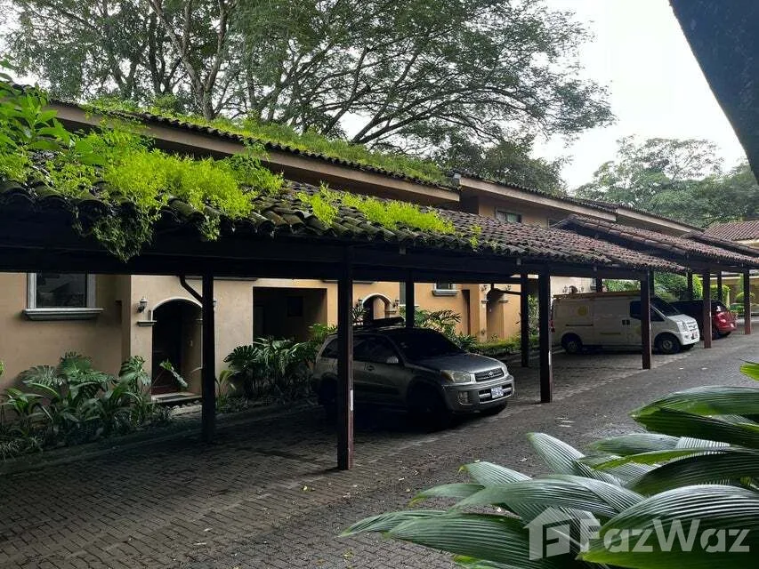 2 Bedroom House for Sale in Mora, San Jose for $184,000