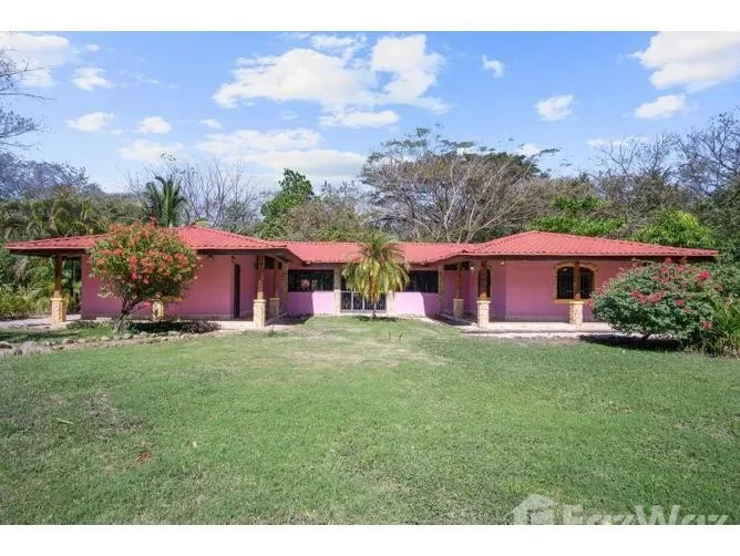 3 Bedroom House for Sale in Santa Cruz, Guanacaste for $269,000