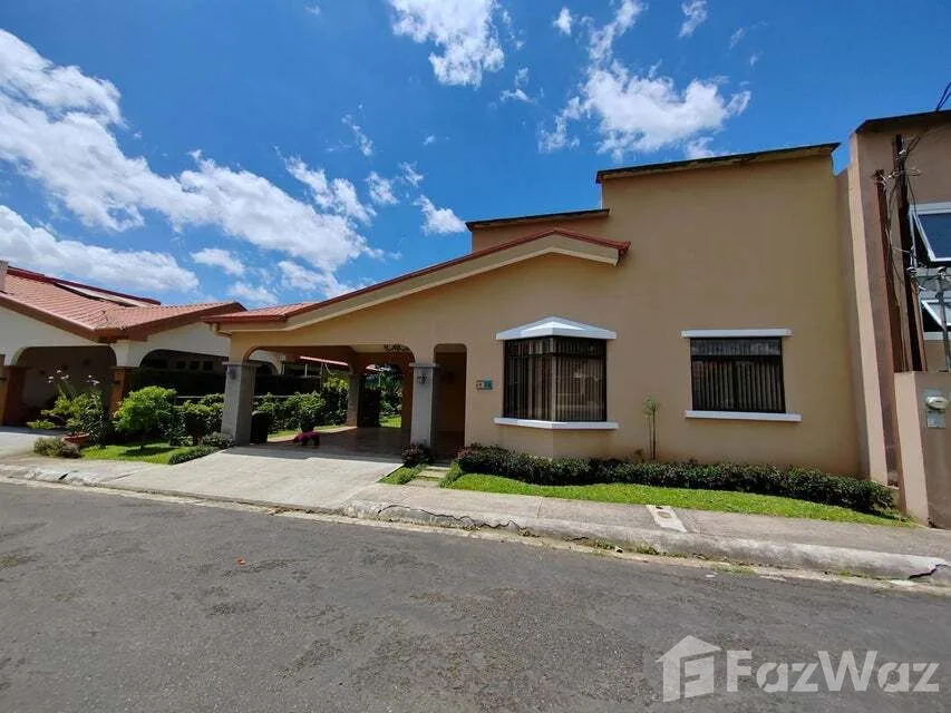 3 Bedroom House for Sale in Curridabat, San Jose for $370,000