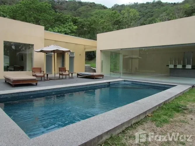 4 Bedroom House for Sale in Escazu, San Jose for $1,025,000