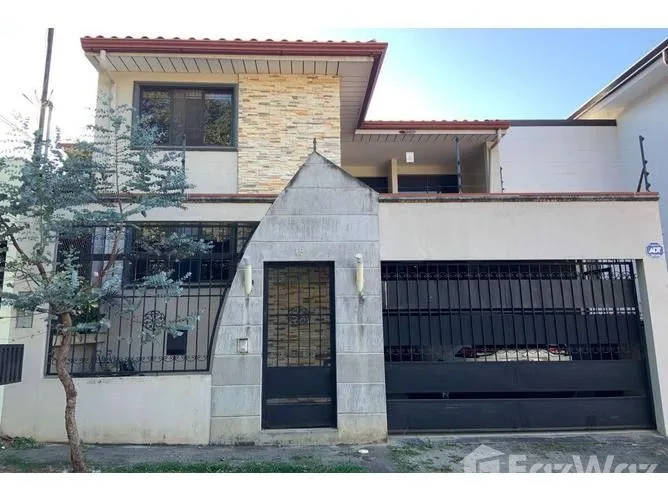 3 Bedroom House for Sale in Mora, San Jose for $225,000