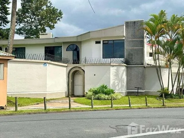 5 Bedroom House for Rent at Granadilla de Curridabat for $3,200/mo