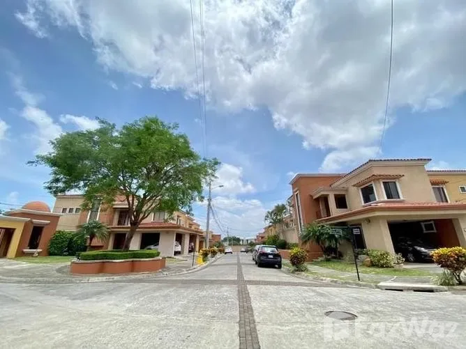 3 Bedroom Apartment for Rent at House in Condominium for Rent 3 Bedrooms Santa Ana for $1,100/mo