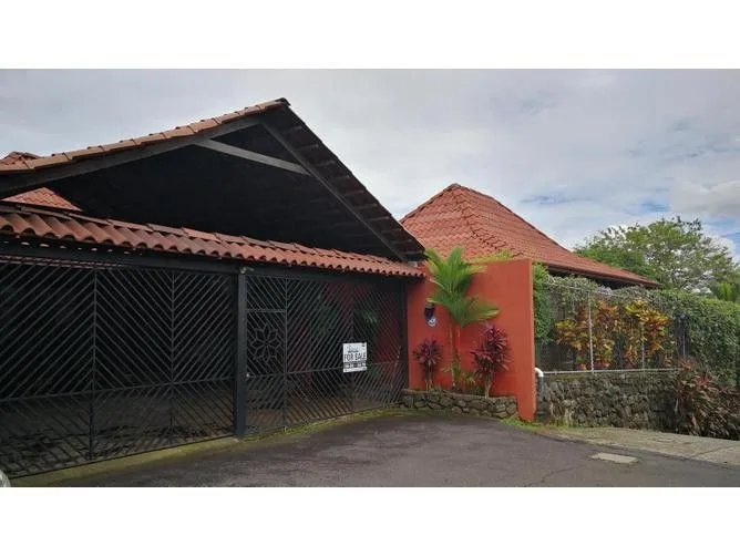 4 Bedroom House for Sale in Atenas, Alajuela for $400,000